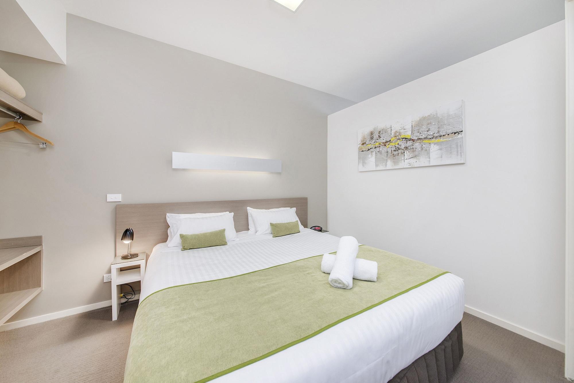 Abode Gungahlin Aparthotel Canberra Exteriör bild