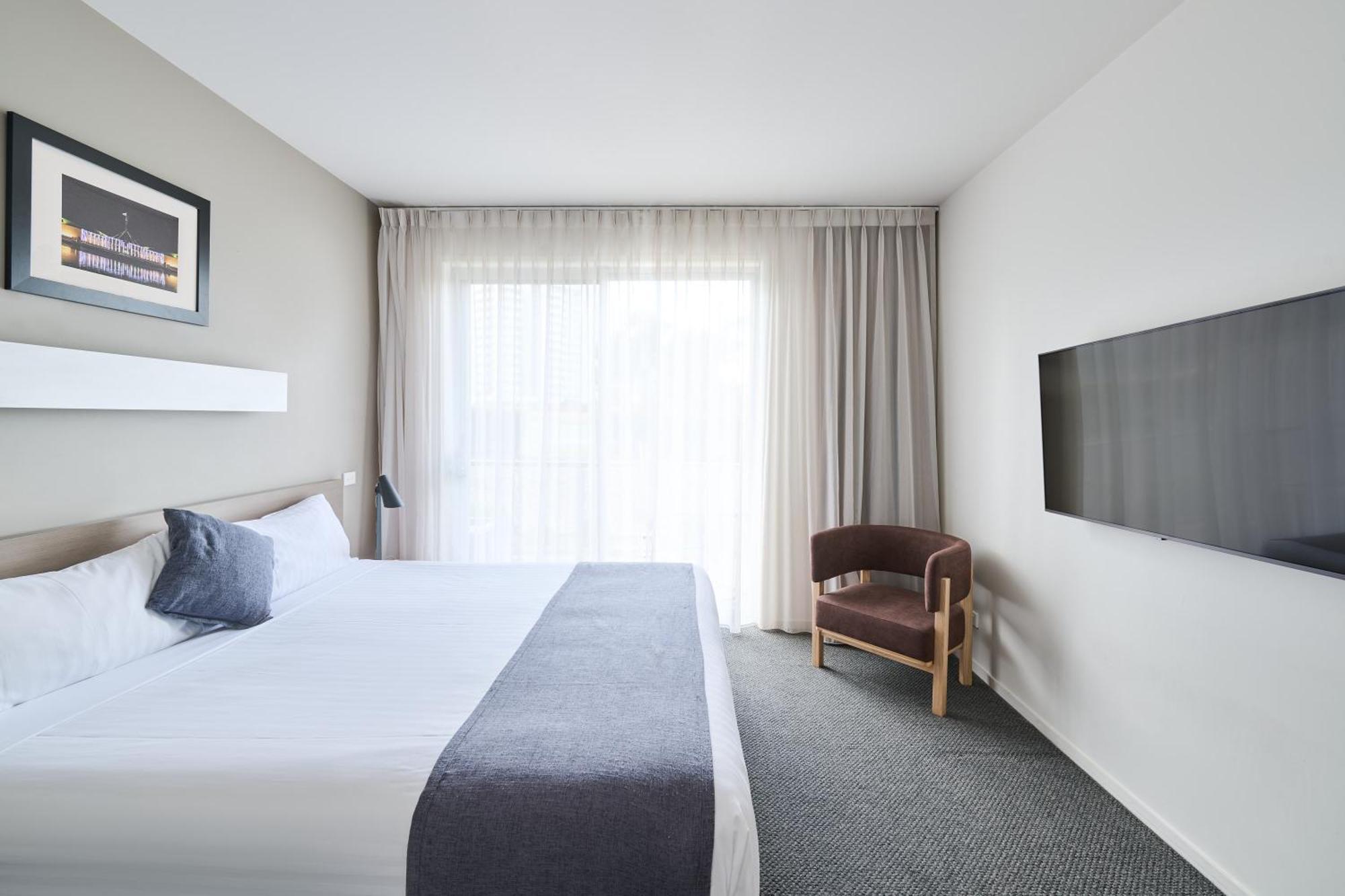 Abode Gungahlin Aparthotel Canberra Exteriör bild
