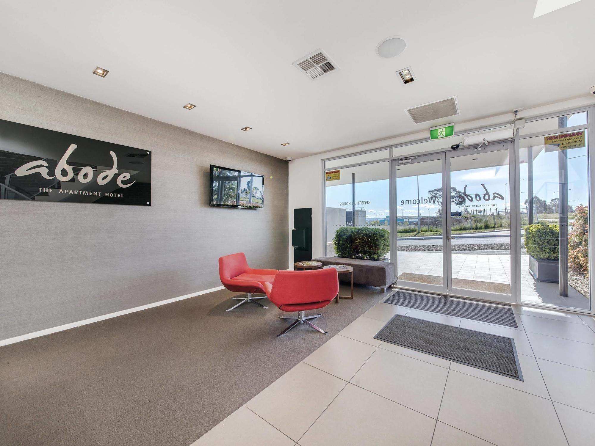 Abode Gungahlin Aparthotel Canberra Exteriör bild