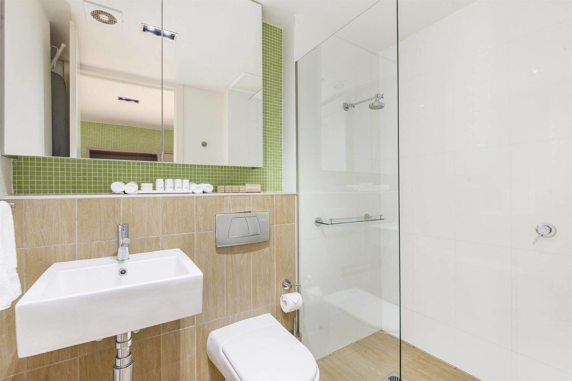 Abode Gungahlin Aparthotel Canberra Exteriör bild