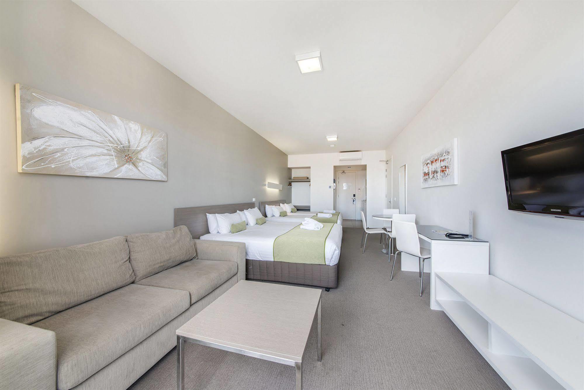 Abode Gungahlin Aparthotel Canberra Exteriör bild