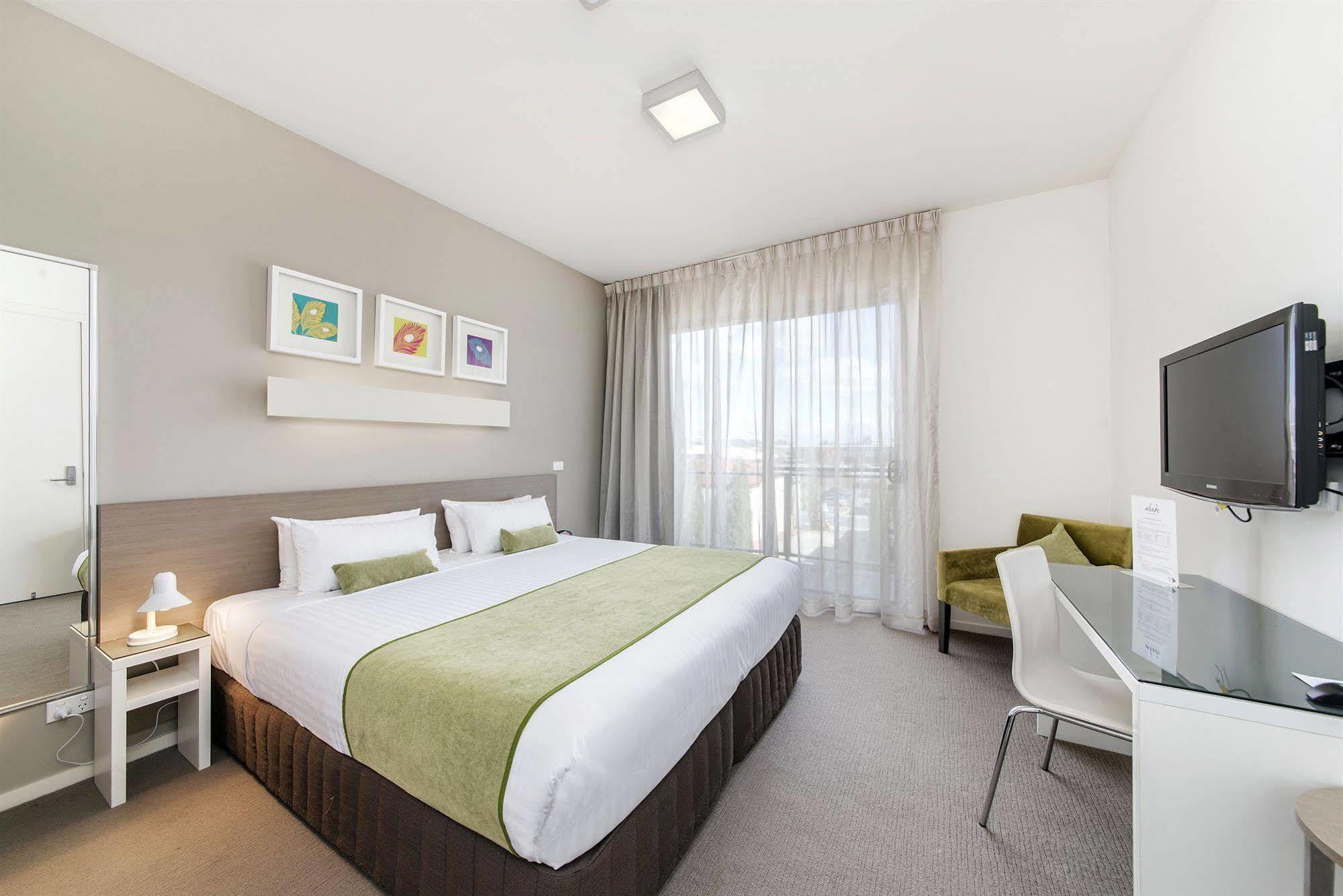 Abode Gungahlin Aparthotel Canberra Exteriör bild